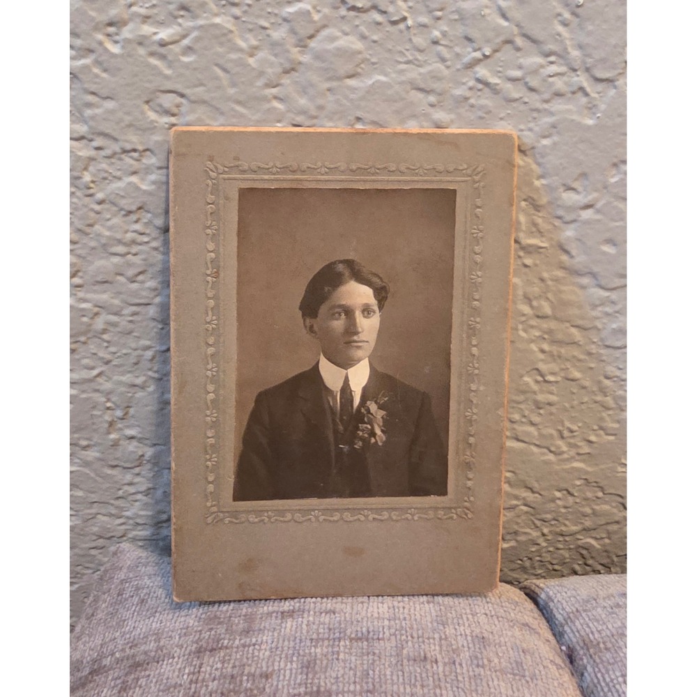 Antique Barnes Photography Huntington WV Cabinet Card Portrait Man 1885-1905